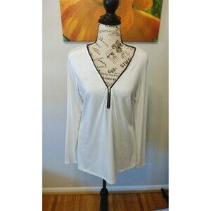 Auxo Collection Long Sleeve White V-Neck Top w/Zipper Closure at Neckline. XL